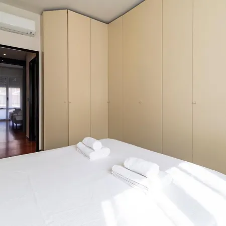 Apartment Altido Sleek Flat With Balcony, Walking Distance From Centre Milan