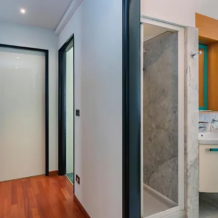 Apartment Altido Sleek Flat With Balcony, Walking Distance From Centre *